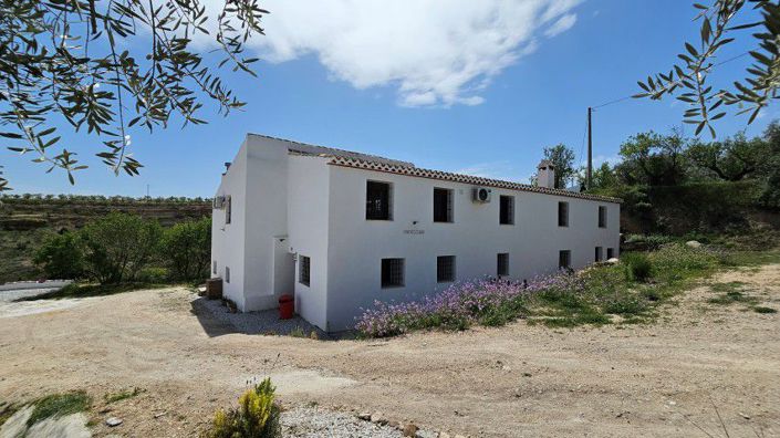 Image No.5-7 Bed Country House for sale