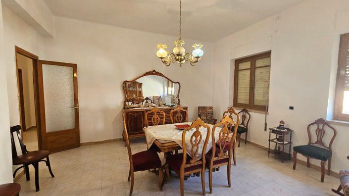 Image No.13-3 Bed Townhouse for sale
