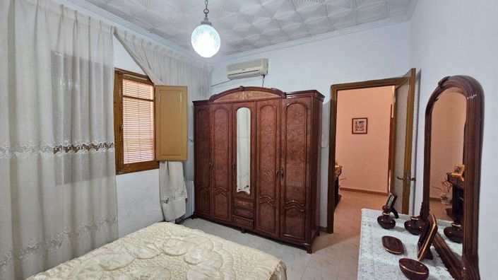 Image No.17-3 Bed Townhouse for sale