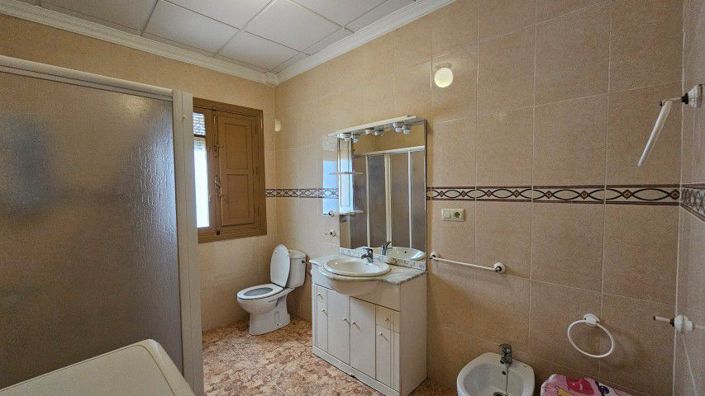 Image No.26-3 Bed Townhouse for sale