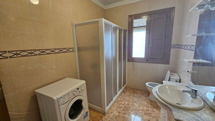Image No.27-3 Bed Townhouse for sale