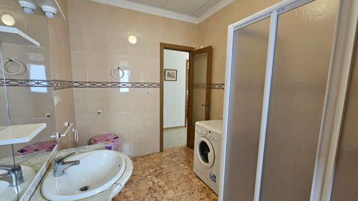 Image No.28-3 Bed Townhouse for sale