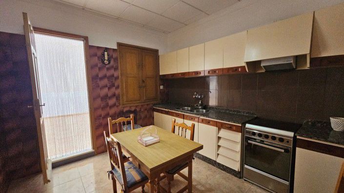 Image No.31-3 Bed Townhouse for sale