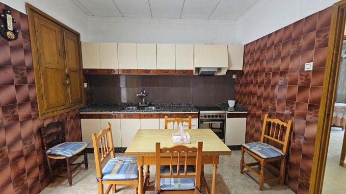Image No.35-3 Bed Townhouse for sale