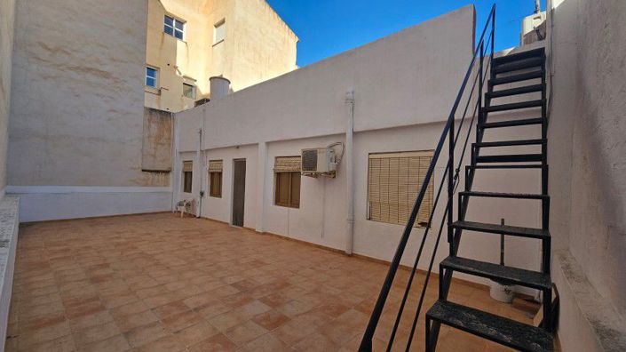 Image No.47-3 Bed Townhouse for sale