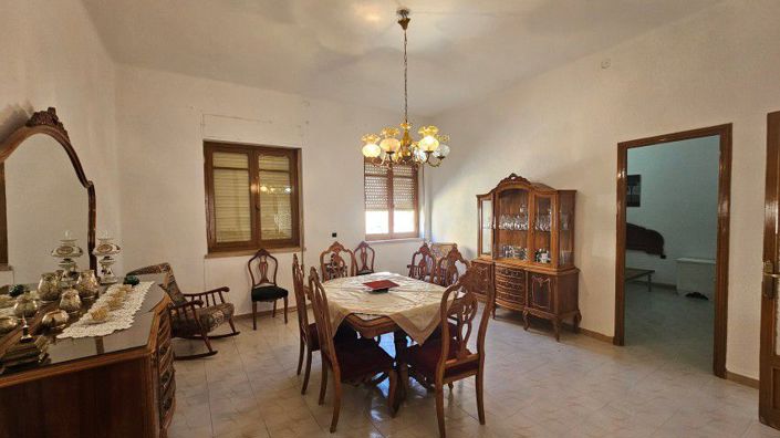 Image No.10-3 Bed Townhouse for sale