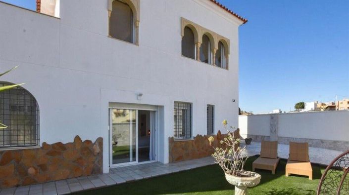Image No.12-4 Bed Villa for sale