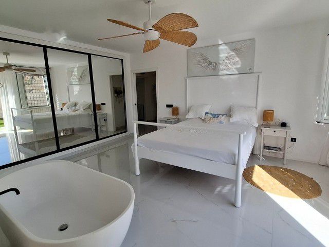 Image No.28-4 Bed Villa for sale