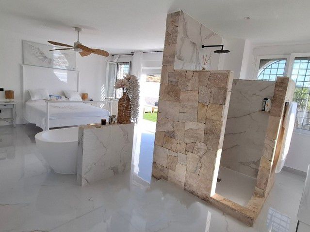 Image No.31-4 Bed Villa for sale