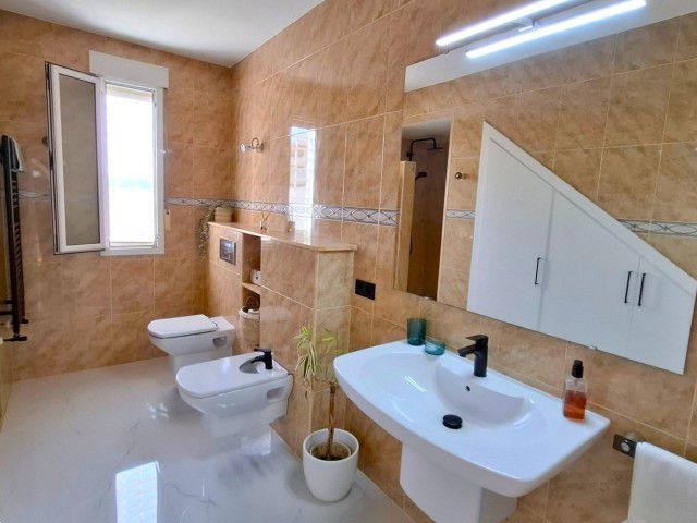 Image No.33-4 Bed Villa for sale