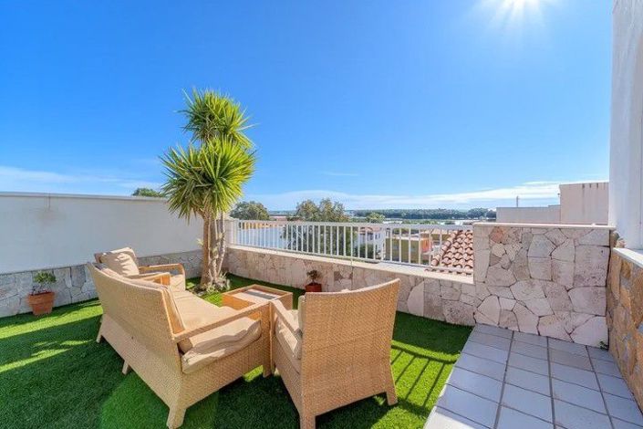 Image No.6-4 Bed Villa for sale