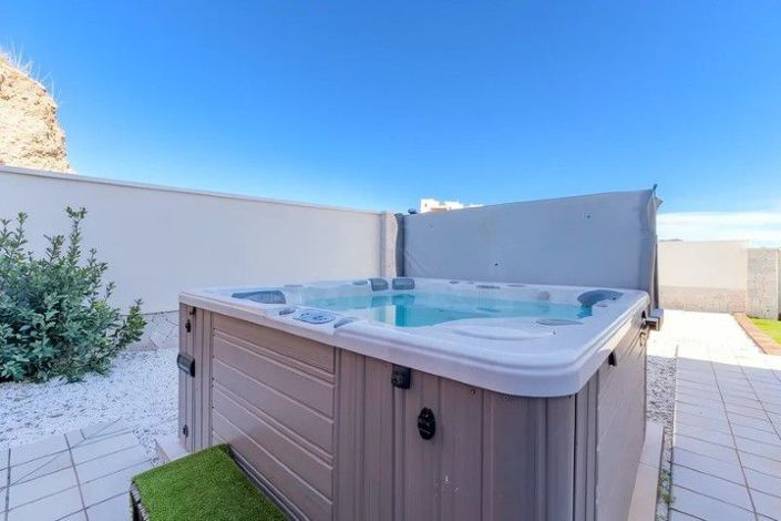 Image No.7-4 Bed Villa for sale