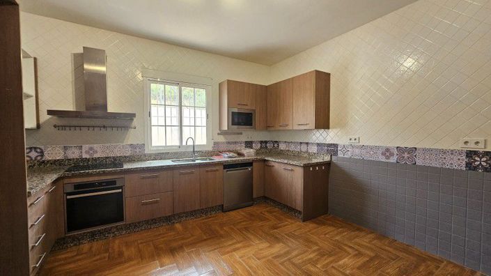 Image No.14-3 Bed Villa for sale