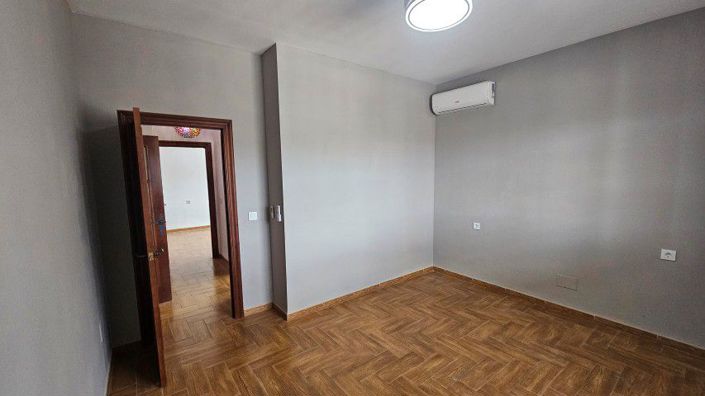 Image No.25-3 Bed Villa for sale