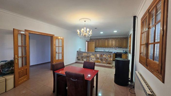 Image No.20-4 Bed Country House for sale