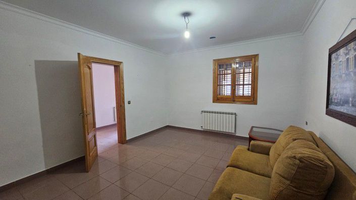 Image No.22-4 Bed Country House for sale