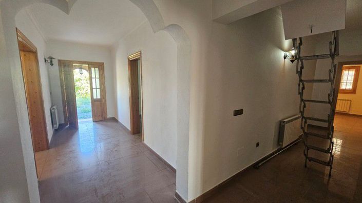 Image No.31-4 Bed Country House for sale