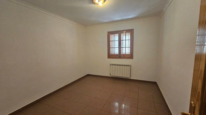 Image No.32-4 Bed Country House for sale