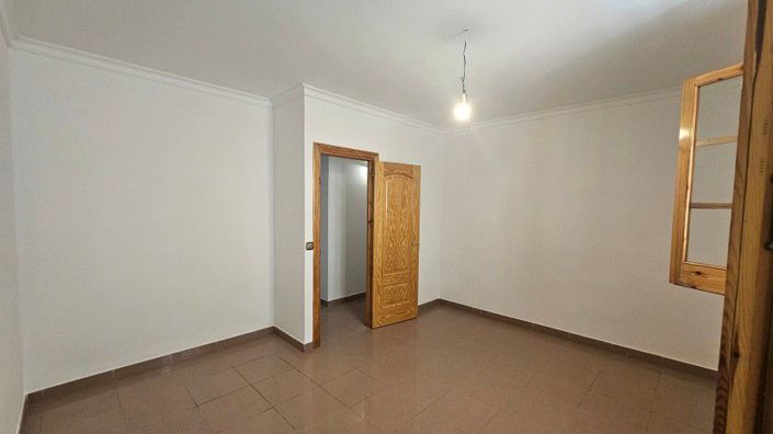 Image No.35-4 Bed Country House for sale