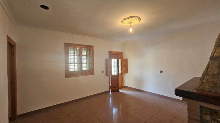 Image No.39-4 Bed Country House for sale