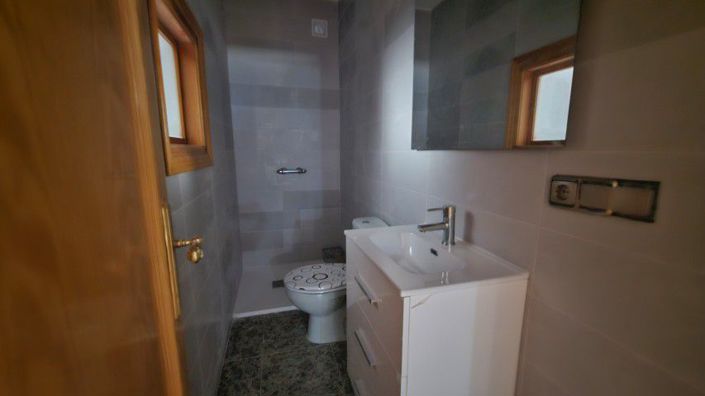 Image No.45-4 Bed Country House for sale
