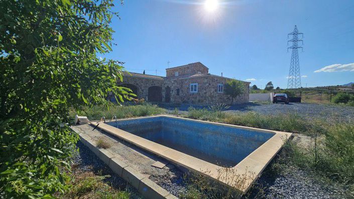 Image No.50-4 Bed Country House for sale