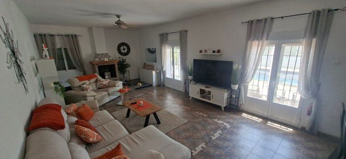 Image No.12-4 Bed Country House for sale