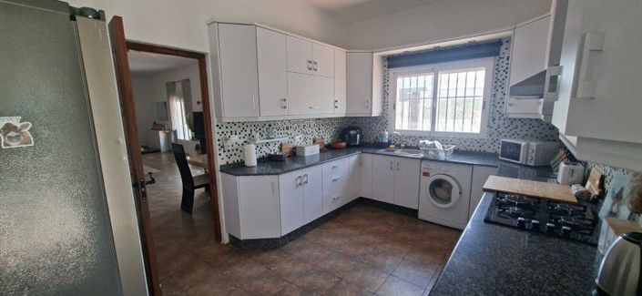 Image No.14-4 Bed Country House for sale