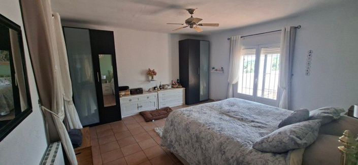 Image No.19-4 Bed Country House for sale