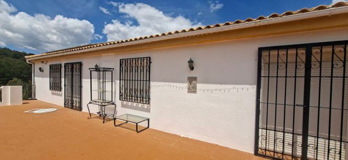 Image No.25-4 Bed Country House for sale
