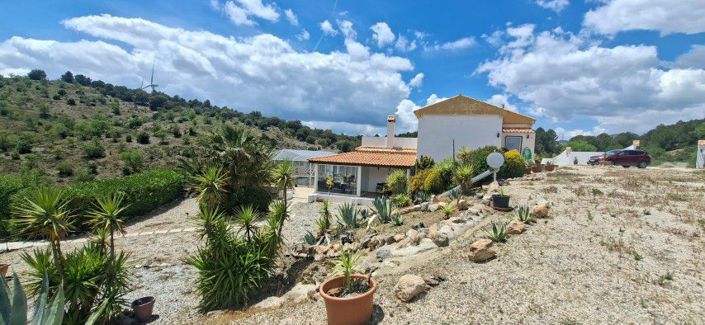 Image No.31-4 Bed Country House for sale