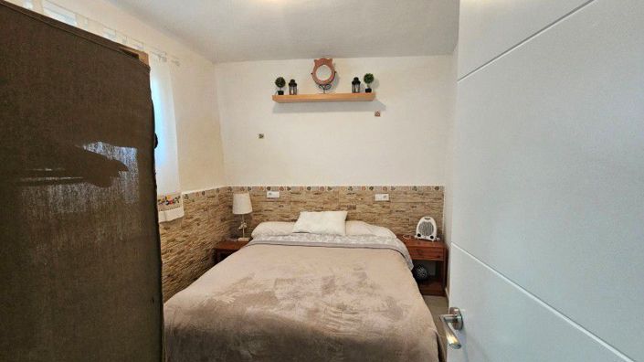 Image No.14-2 Bed Townhouse for sale