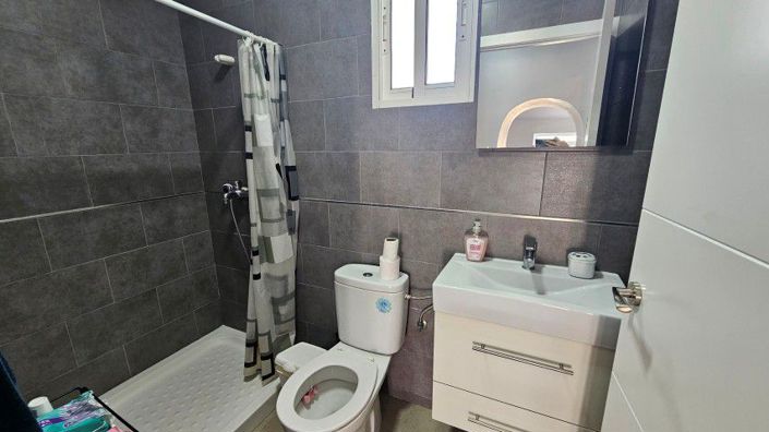 Image No.19-2 Bed Townhouse for sale
