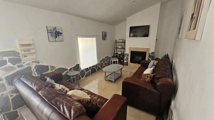 Image No.22-2 Bed Townhouse for sale