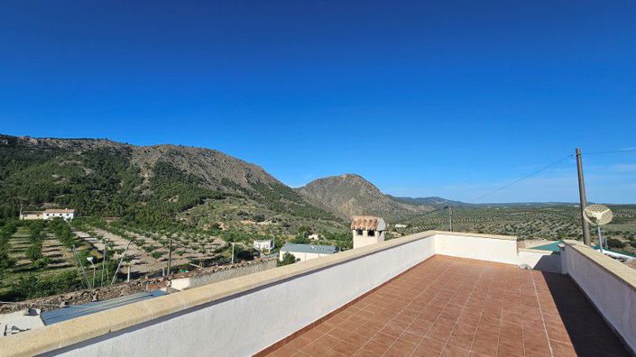 Image No.28-2 Bed Townhouse for sale