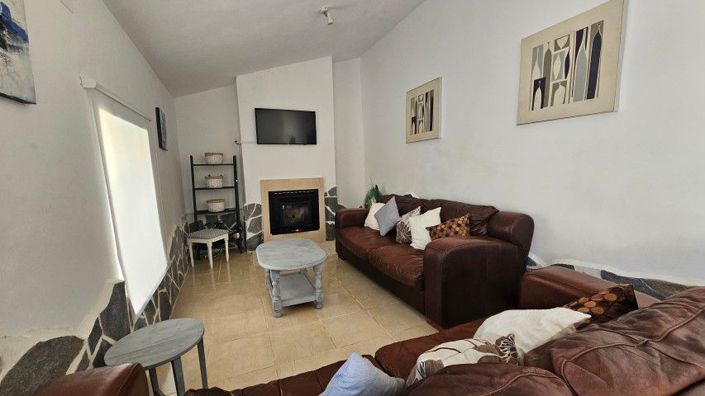Image No.9-2 Bed Townhouse for sale