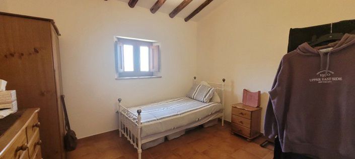 Image No.23-7 Bed Country House for sale