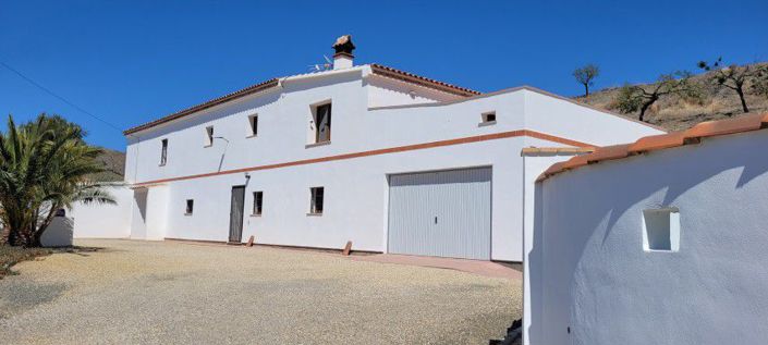 Image No.4-7 Bed Country House for sale