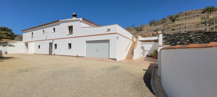 Image No.5-7 Bed Country House for sale