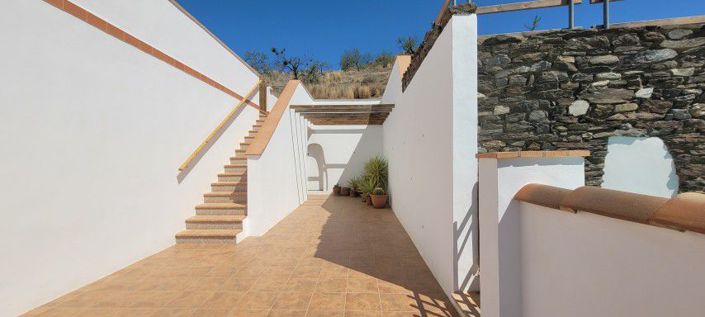 Image No.43-7 Bed Country House for sale