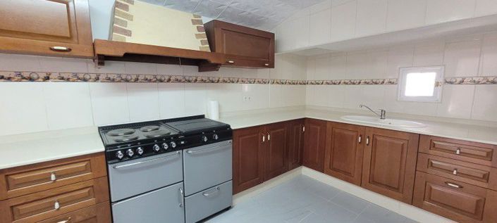 Image No.48-7 Bed Country House for sale
