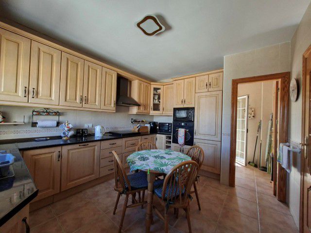 Image No.15-4 Bed Villa for sale