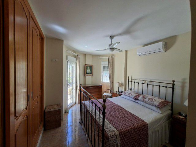Image No.25-4 Bed Villa for sale