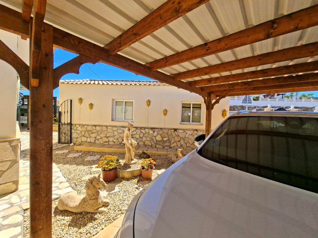 Image No.37-4 Bed Villa for sale
