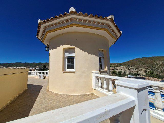 Image No.38-4 Bed Villa for sale