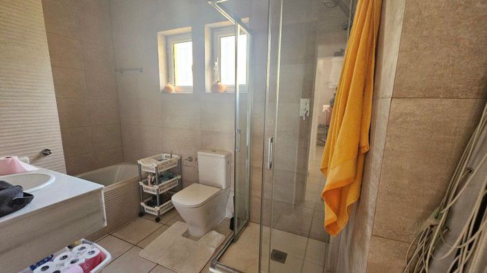 Image No.33-3 Bed Villa for sale