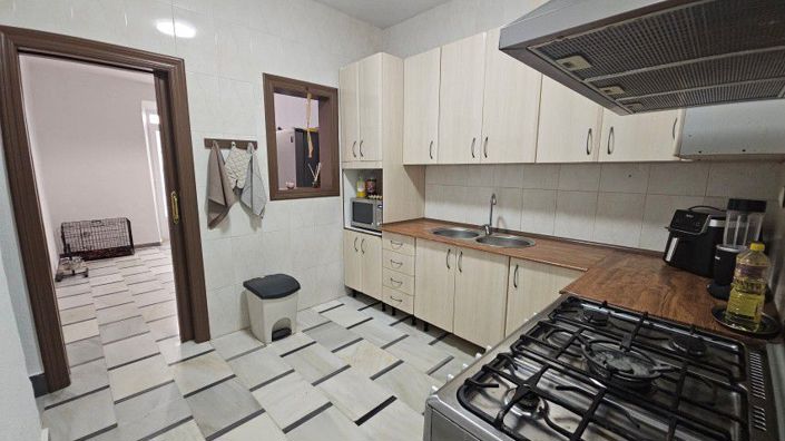 Image No.17-7 Bed Townhouse for sale