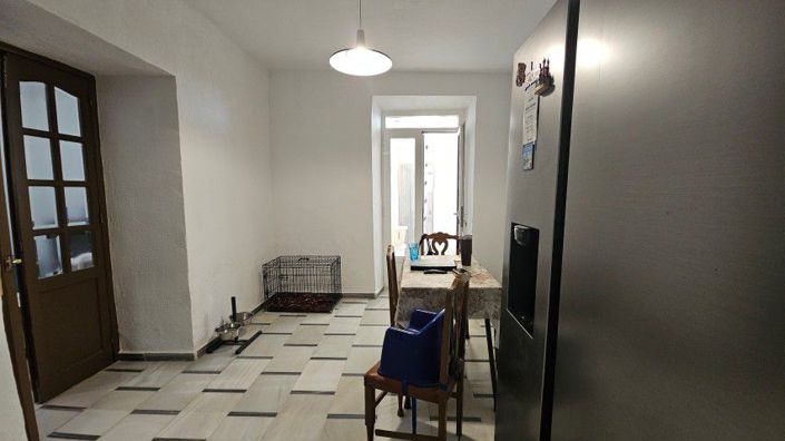 Image No.19-7 Bed Townhouse for sale