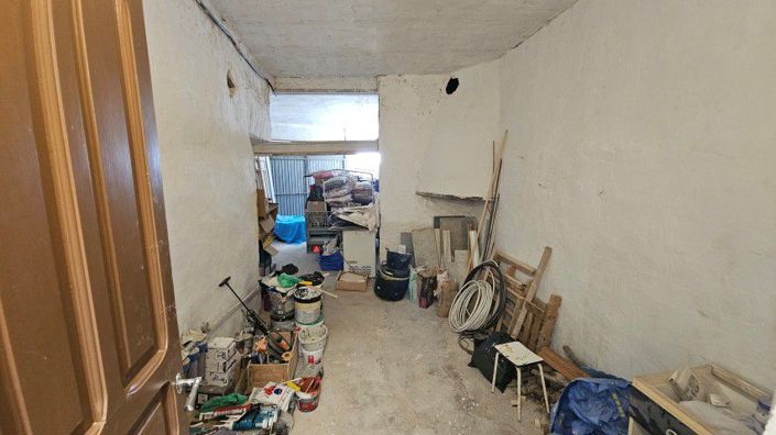 Image No.22-7 Bed Townhouse for sale