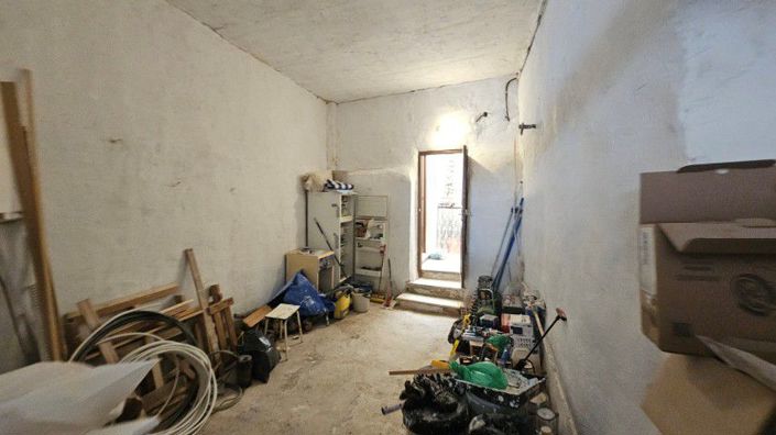 Image No.24-7 Bed Townhouse for sale